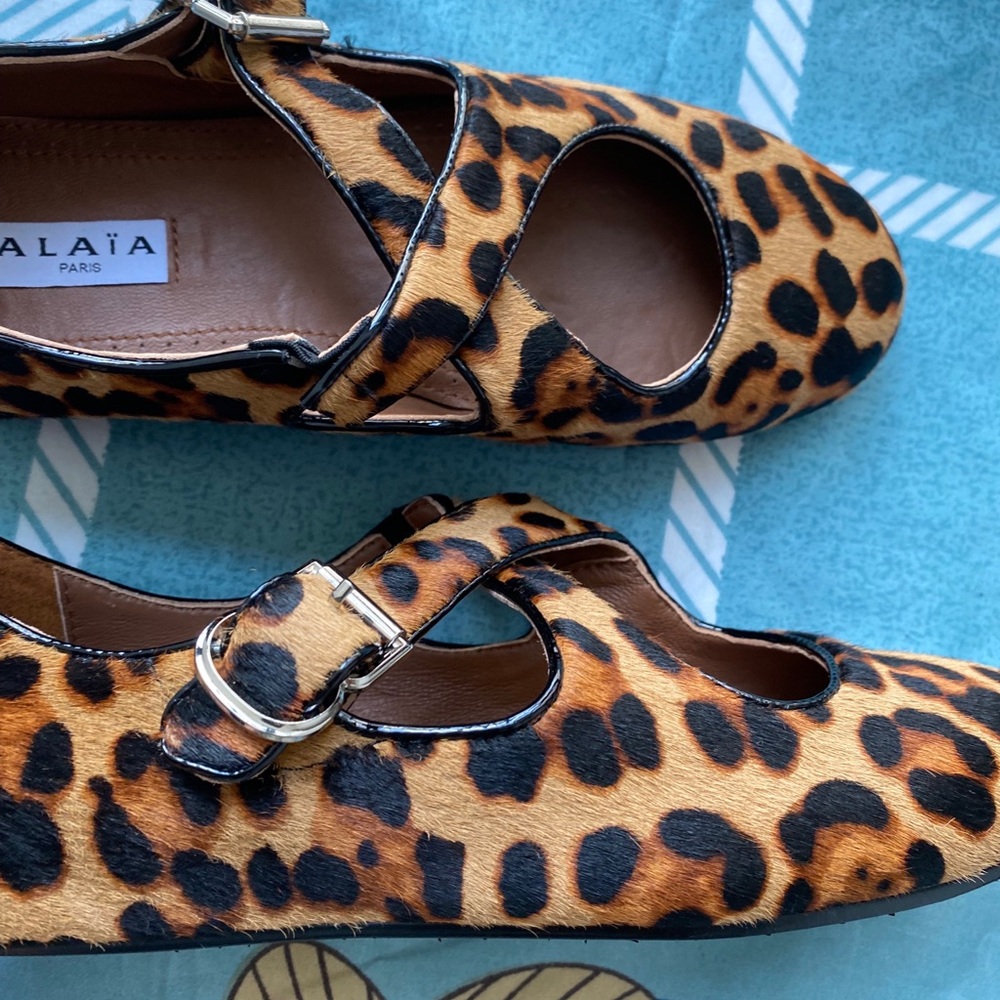 Alaia Leopard-Pattern Ponyhair Mary Janes in Brown and Black - Picture 4 of 8